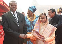 マラウイのビング・ワ・ムタリカ大統領と（2010年11月3日）