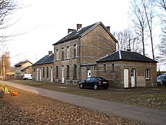 Ancienne gare de Buzenol transformée en habitation.