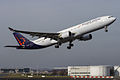 Brussels Airlines Airbus A330-301 (OO-SFM) stijgt op op Brussels Airport