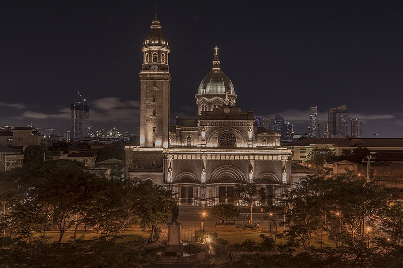 File:Manila Cathedral by Alvin Casitas.jpg