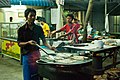 मंडाले, बर्मा येथील चपात्यांच्या टपरीवरचा तवा