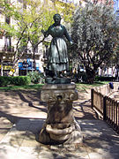 Fuente de la Labradora (1913), de Eduard B. Alentorn, plaza Letamendi.