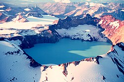 A Mount Katmai krátertava