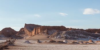 Vista do "Anfiteatro", uma formação rochosa no Vale da Lua, deserto de Atacama, Chile. (definição 8 688 × 4 379)
