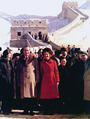 1972年2月24日、中華人民共和国の万里の長城を訪れるニクソン夫妻。