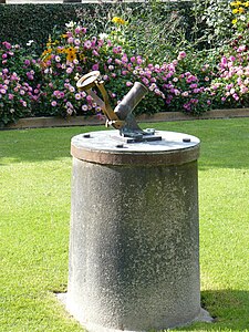 The noon cannon in the bowling green, triggered by the noontime sun