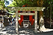 An unusual kaku-torii (角鳥居, lit. square torii) at Sumiyoshi Taisha: the nuki does not protrude and all members are square in section.