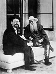 Tjechov tillsammans med Lev Tolstoj på Jalta, 1900.