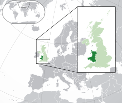  वेल्स-अवस्थिति (गाढा हरियो) – युरोप (हरियो & गाढा खैरौ) – संयुक्त अधिराज्य-এ (हरियो)
