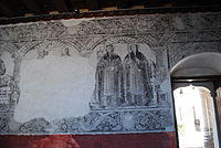 Залишки чорно білих стінописів із зображенням чотирьох св. жінок, монастир Михаїла Архангела (Уєхоцинго).