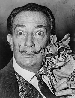 Salvador Dalí egy ocelot társaságában (1965)