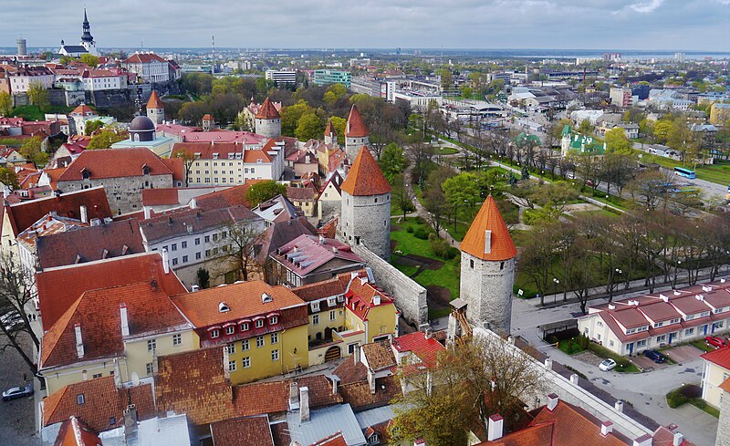 File:Tallinn Blick von der Olaikirche 04.JPG