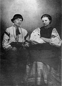 Володимир Антонович та його перша дружина Варвара у народних строях.