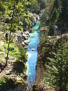 Il colore dell'Isonzo in una forra in val Trenta