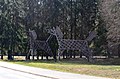 Mediniai žirgai prie Arklio muziejaus