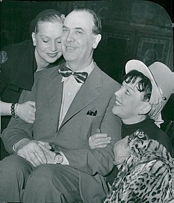 Emy Hagman (t.v.) med Karl Gerhard och Katie Rolfsen 1951.