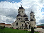 モルドバ最古の修道院として知られる[73]カプリアーナ修道院（英語版）