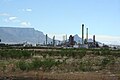 Paisaje industrial en Sudáfrica (refinería en Ciudad del Cabo).