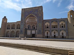 Abdulazizxon madrasasi