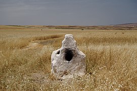 Ezidi cemetery near Jerwan archaeological site, part of Neo-Assyrian king Sennacherib's canal system 01.jpg