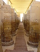 Las primeras pilastras conocidas se erigieron en el complejo funerario de Dyeser. Saqqara, Egipto.