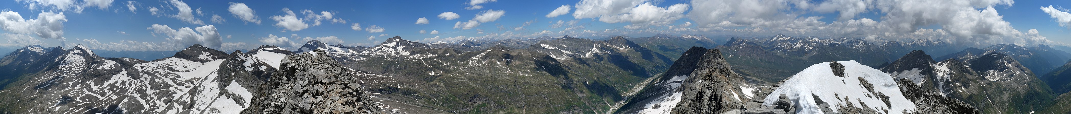 360° panorama view from Zapporthorn near of Rheinwaldhorn
