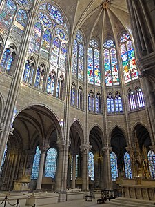 Прозорци на апсидата в стил„ лъчиста готика“, Базилика „Сен Дени“ (1230-те г.)