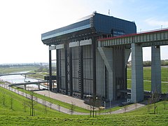 Le pont-canal du Sart menant à l'ascenseur de Strépy-Thieu en Belgique.