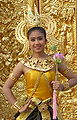 Vũ nữ Thái Lan trong trang phục Apsara ở Wat Phra Thaen