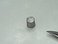 Sodio metallico (ACS) appena tagliato con un coltello