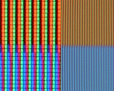 Pixeli albaștri și portocalii pe un ecran de televiziune LCD. În stânga mărirea sub-pixelilor roșii, verzi și albaștri.
