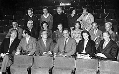 Lagerkvist (nedersta raden, längst till vänster) tillsammans med TV-teaterensemblen säsongen 1959/1960.