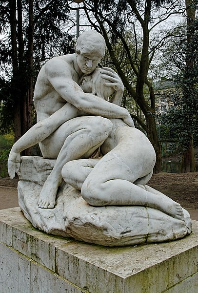 File:"Adam und Eva" im Florapark in Duesseldorf-Unterbilk, von Nordosten.jpg