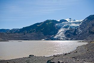 Outlet glacier and lake in 2007 (before the eruptions)
