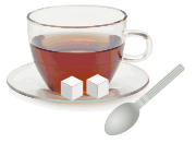 Une tasse de thé avec une cuillère et deux sucres.