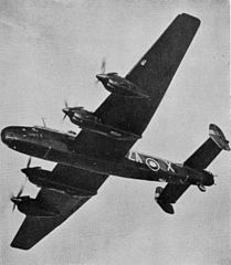 Halifax B.II Searje I (Special) W1057, ZA-X, No. 10 Squadron RAF, mei in faired-over noas. Yn april-maaie 1942 die dizze masine mei oan de oanfal op de Tirpitz yn it Fættenfjord by Trondheim, Noarwegen