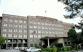Bruno Taut tarafından tasarlanan Ankara Üniversitesi Dil ve Tarih-Coğrafya Fakültesi binası 1937 yılında inşa edildi.