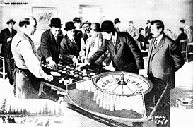 Men playing roulette at the Double O casino in Skagway, 1898 (AL+CA 1273).jpg