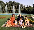 Muhammed Rıza Pehlevi ve ailesi Niavaran Sarayı'nda, 1970'ler