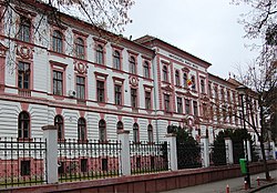 A rektori hivatal és a természettudományi kar épülete. Ma a Babeş–Bolyai TE kémia kara működik benne.