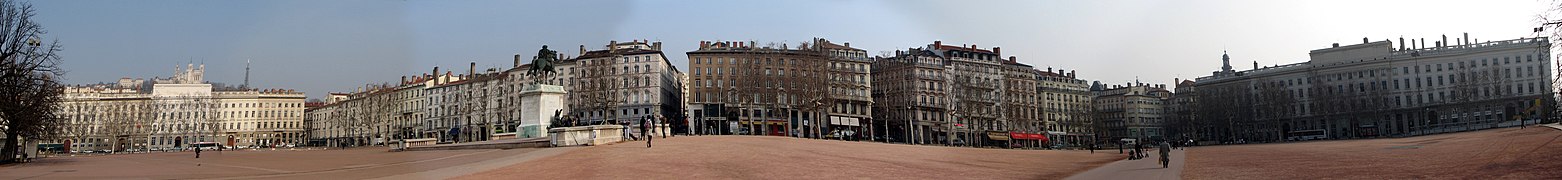 リヨンのベルクール広場