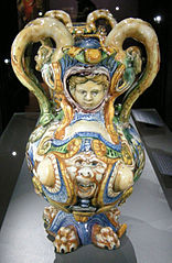 Autre vue du vase de Daphné et Apollon.