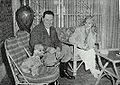 Evita, Juan Perón e un cane barboncino.