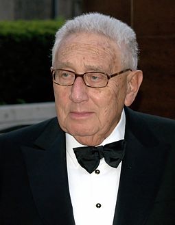 تفصیل= Kissinger in 2009