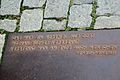 Placa al memorial de la crema de llibres nazi a Bebelplatz a Berlín, Alemanya, amb una cita de l'obra de teatre de Heine Almansor