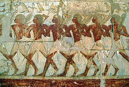 Relief de l'expédition de Nehesy pour la reine Hatchepsout au Pount représentant six égyptiens.