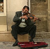 Classical fiddler in Arles, France