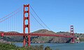 सॅन फ्रान्सिस्कोमधील जगप्रसिद्ध गोल्डन गेट ब्रिज.
