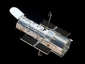 Teleskop Luar Angkasa Hubble berada di orbit