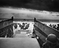 6. Partraszállás Omaha Beach-nél a D-napon 1944. június 6-án (Fotó: Robert F. Sargent) (javítás)/(csere)
